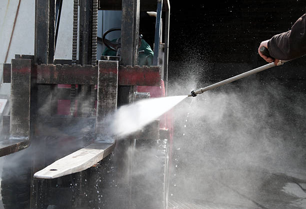 Best Rust Removal  in Elkader, IA